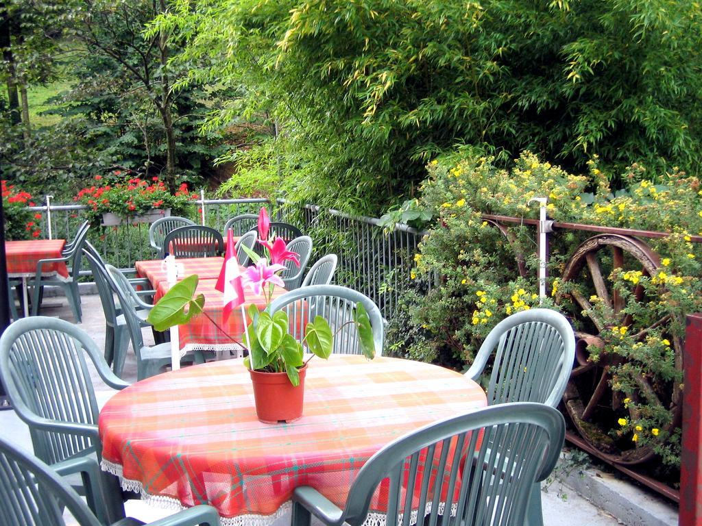 Hotel De L'Ours Vuiteboeuf Exterior foto